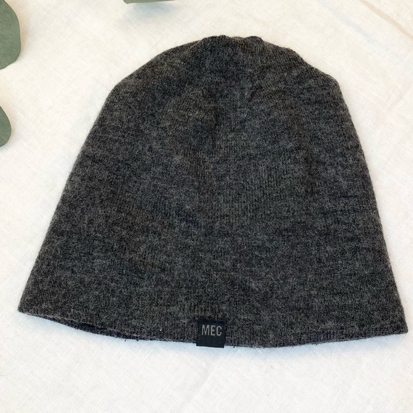 MEC Reversible Toque - Picture 1 of 7